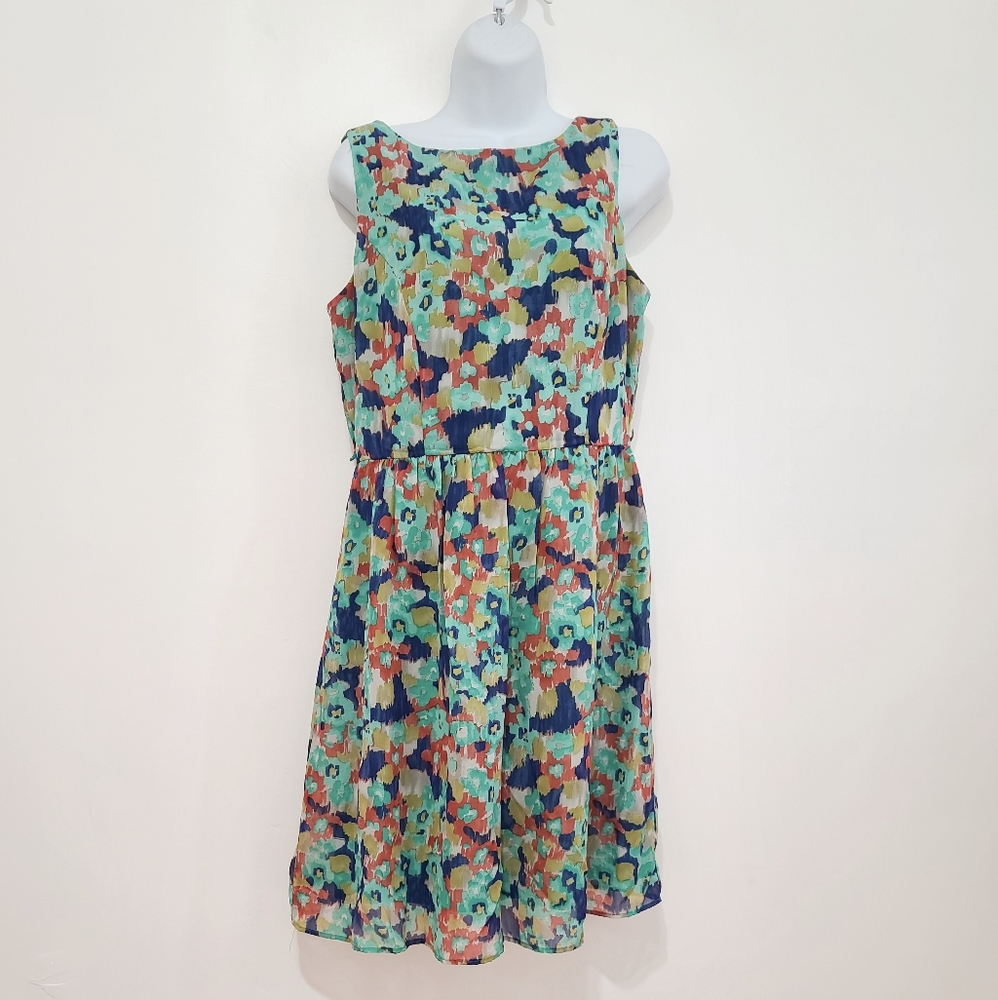 Green, sleeveless, size 10